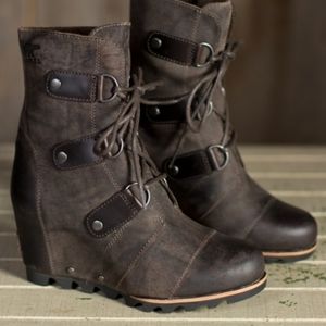 Sorel Joan of Arctic wedge boot grill/black